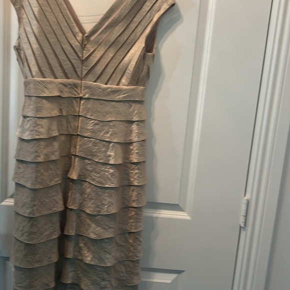 Women’s light gold Dress size 8 - Picture 3 of 4